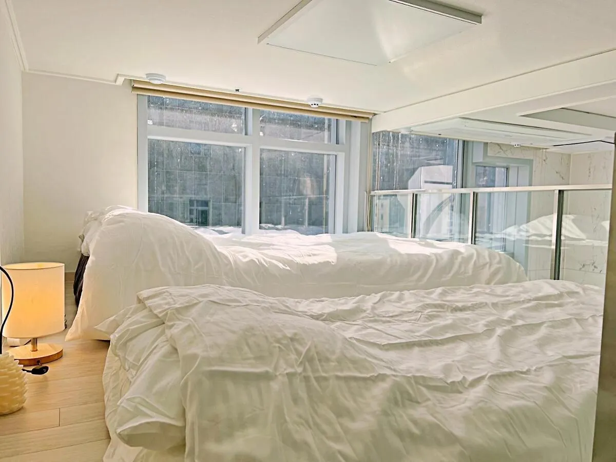 Cozy Loft 4 Minutes Away From Myeongdong Apartment Seoul